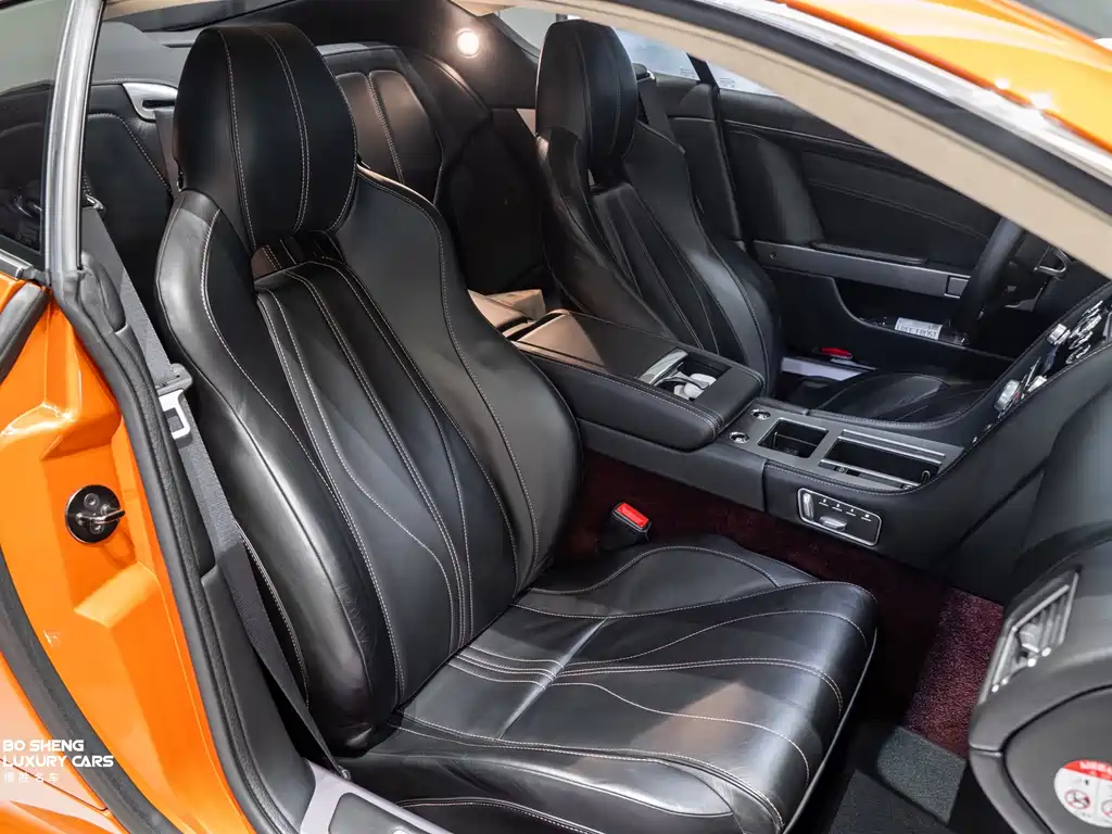 Aston Martin Virage 2016 — фото 15