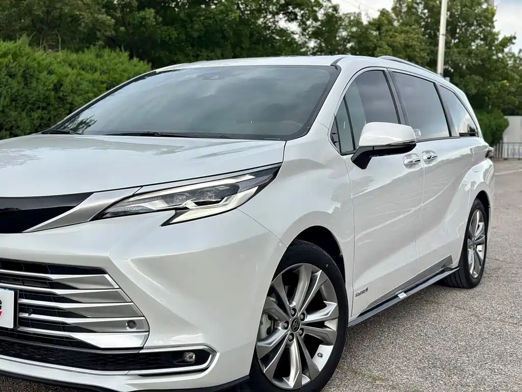 Toyota Sienna 2023
