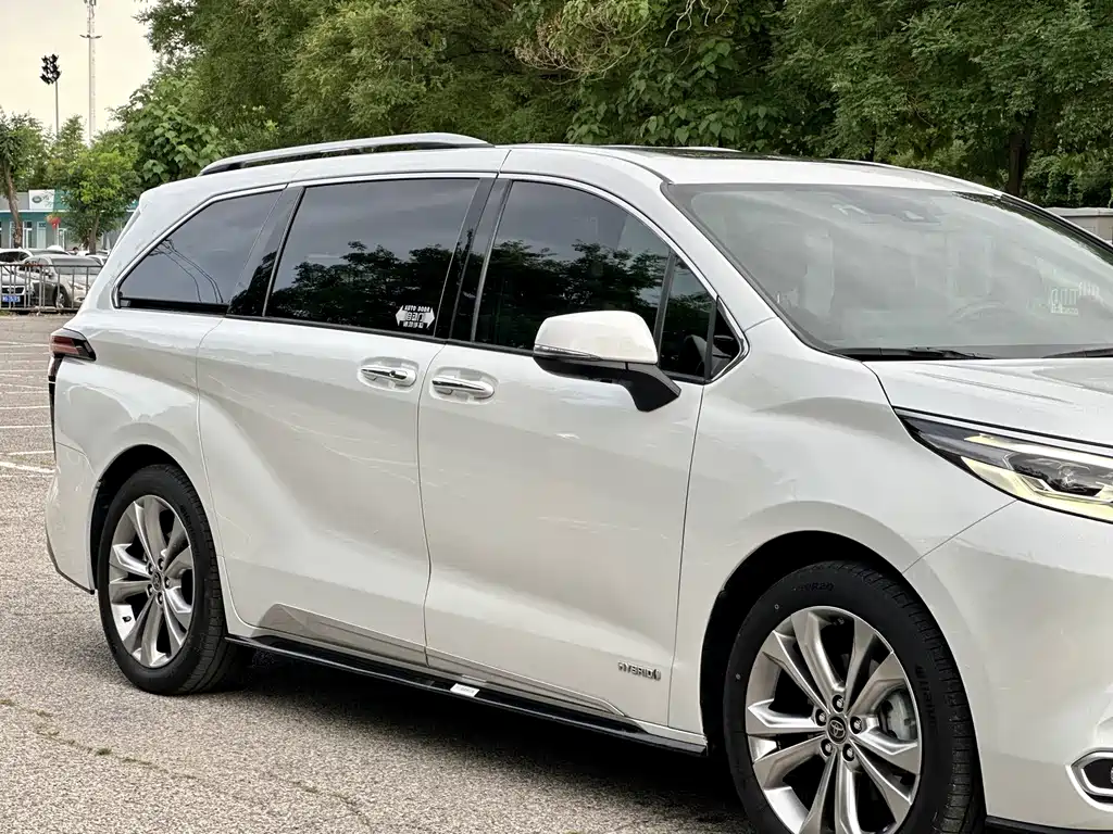 Toyota Sienna 2023