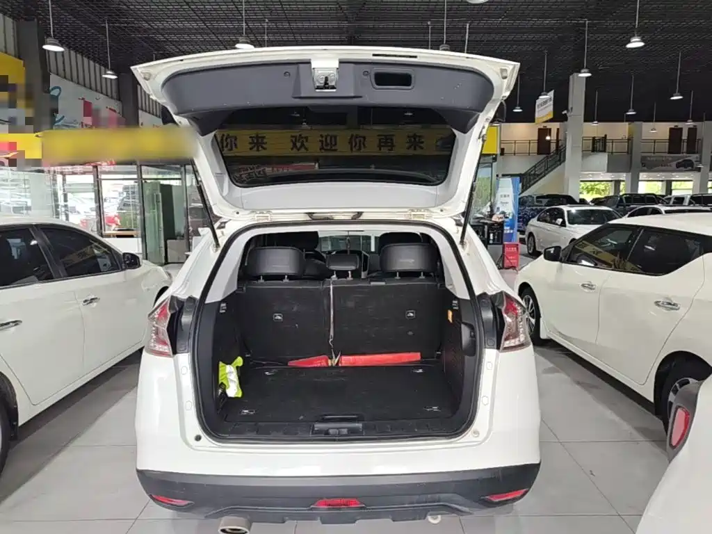 Luxgen You6 SUV 2018 — фото 19
