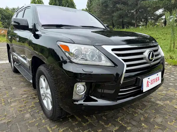 Lexus LX 2013