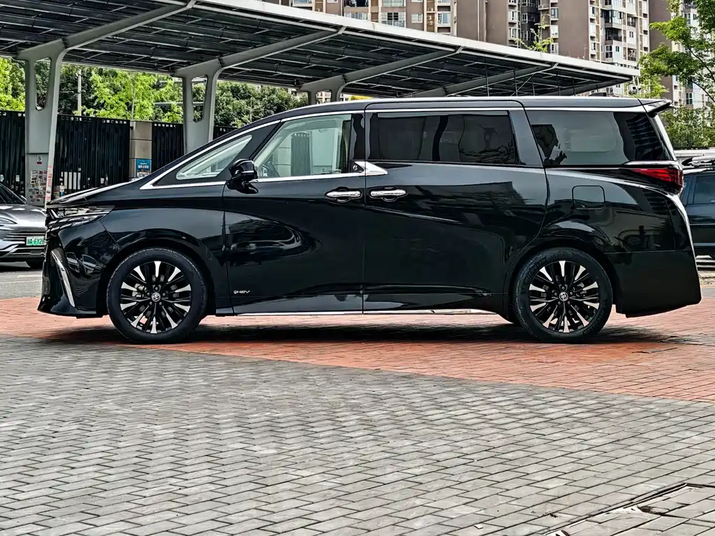 Toyota Alphard 2024 — фото 8