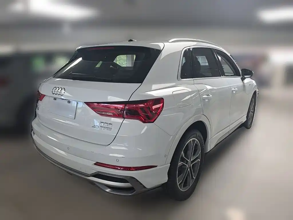 Audi Q3 2023 — фото 12