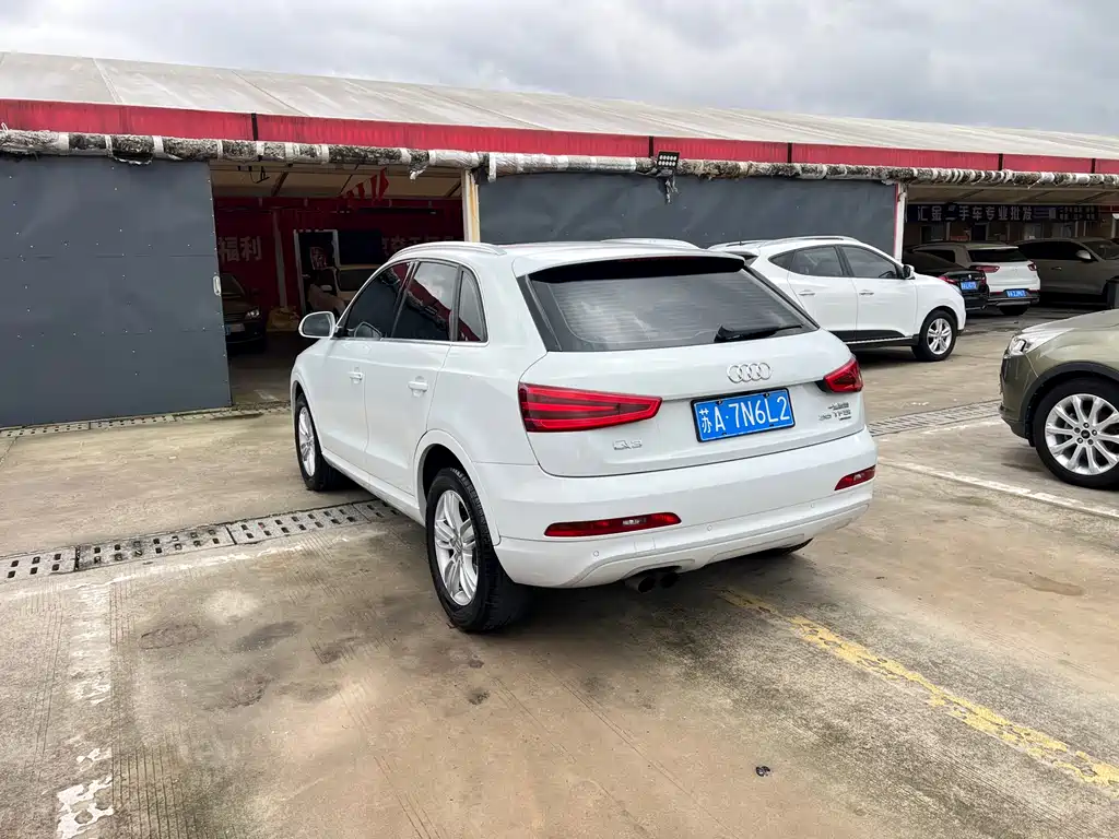 Audi Q3 2015 — фото 19