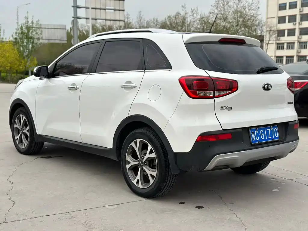 Kia KX3 2016 — фото 3
