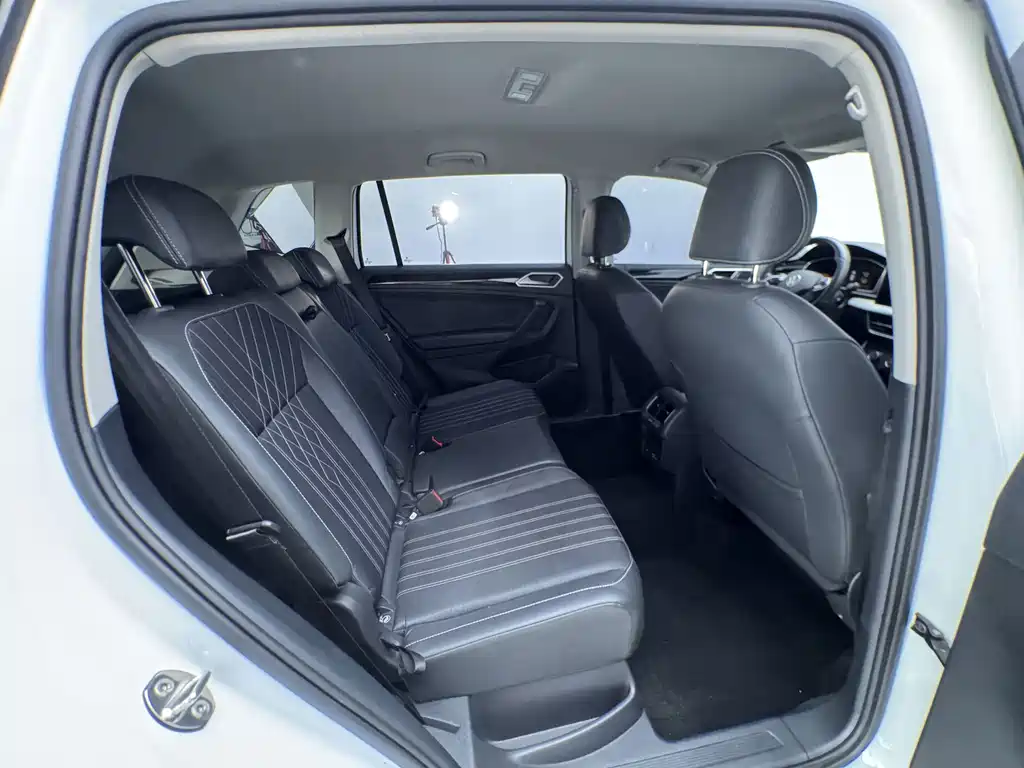 Volkswagen Tiguan L 2022 — фото 20