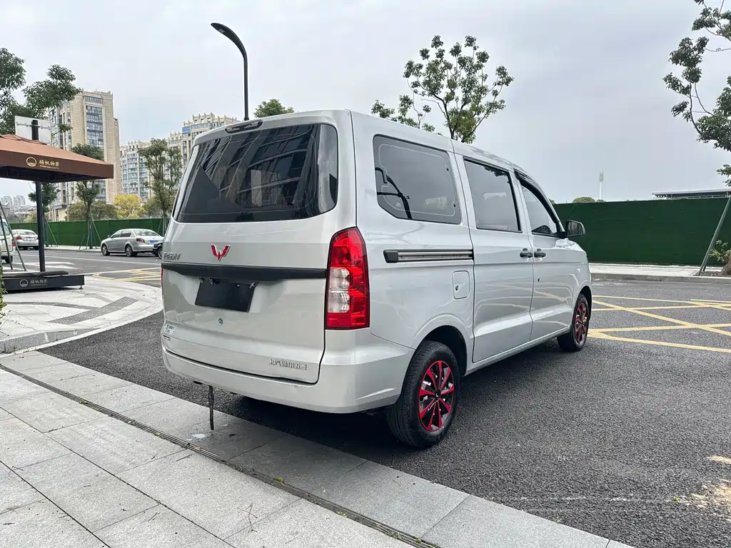 Wuling Hongguang V 2024
