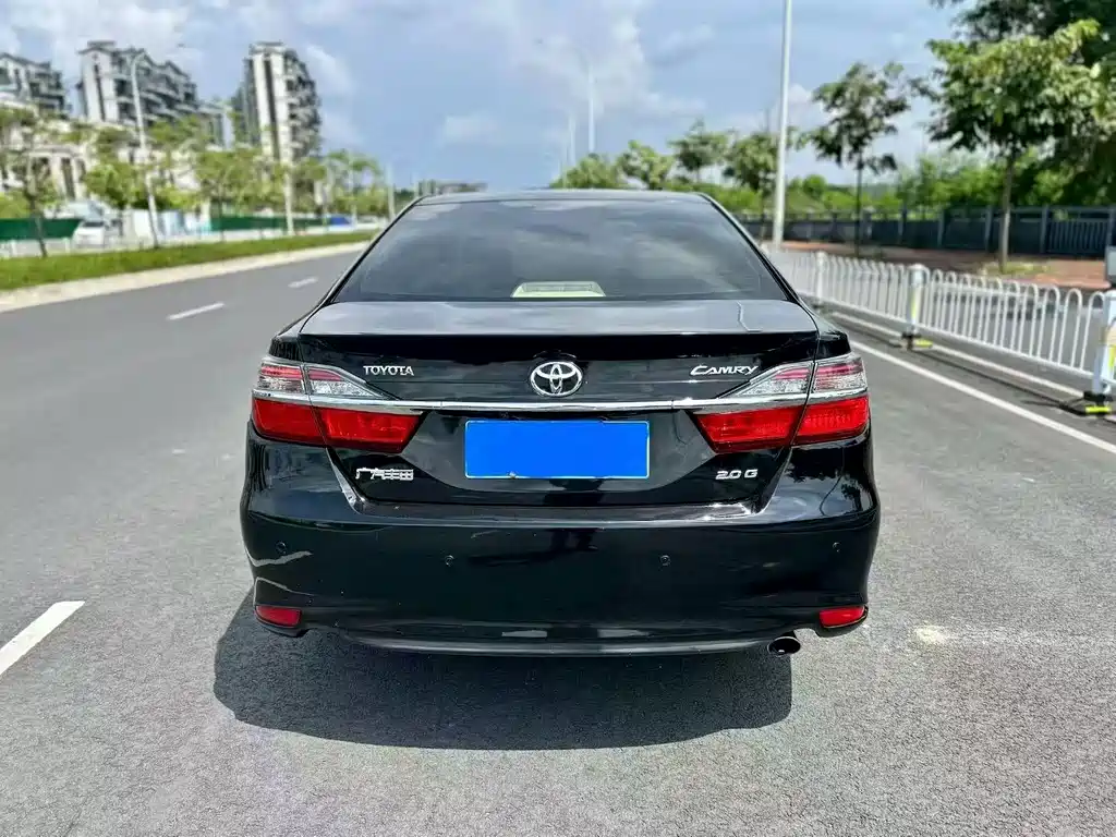 Toyota Camry 2016 — фото 8