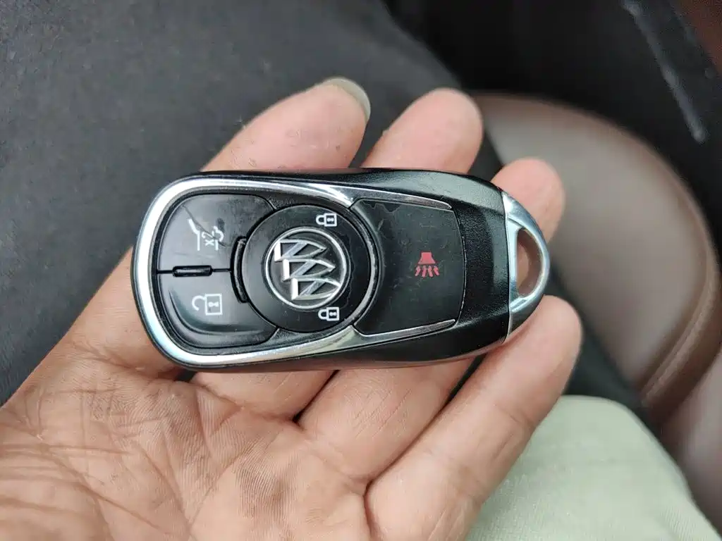 Buick Envision Plus 2017 — фото 12
