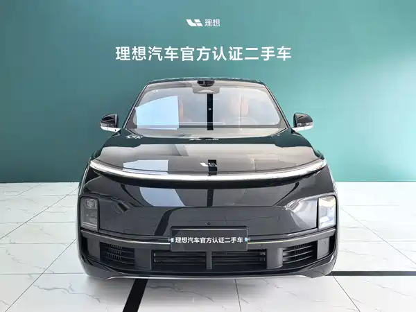 Li Auto L8 2025