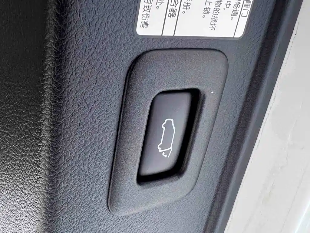 Toyota Alphard 2021 — фото 18