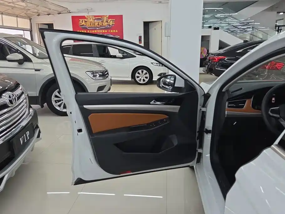 Volkswagen Bora 2023