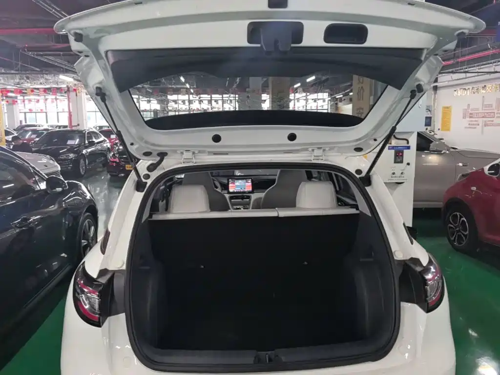 Geely Galaxy Starwish 2025 — фото 19