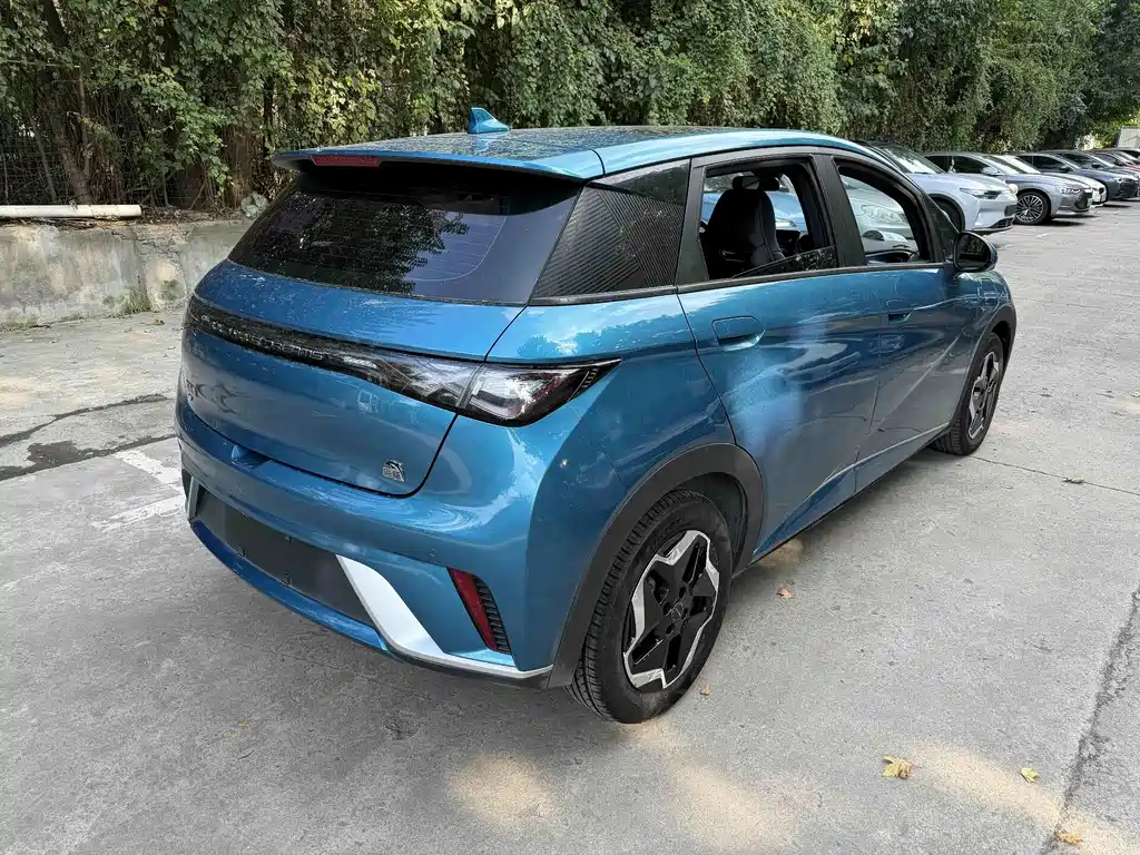 BYD Dolphin 2022 — фото 11