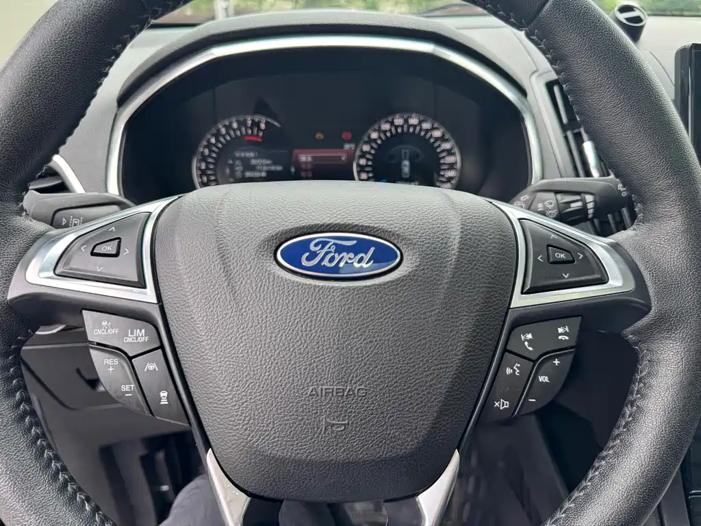 Ford Edge 2020 — фото 19