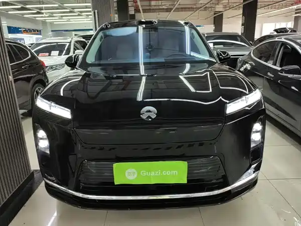 NIO ES8 2025