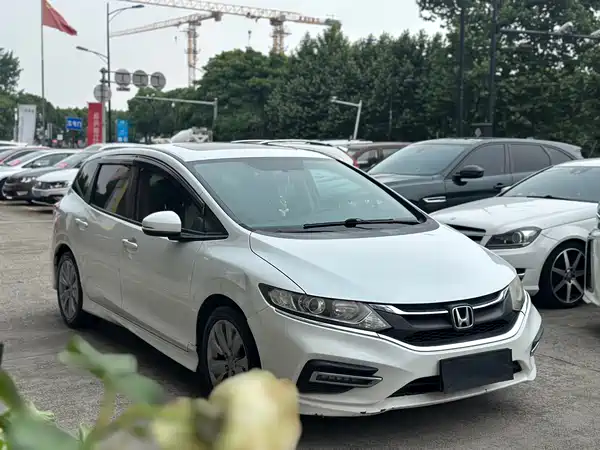 Honda Jade 2017
