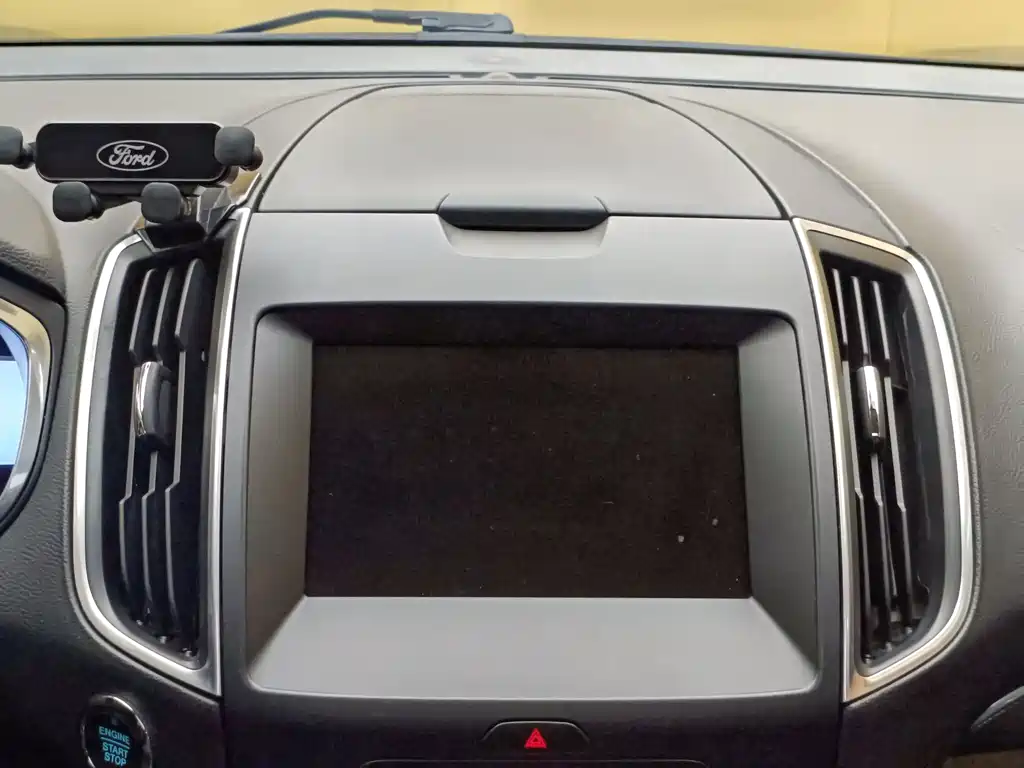 Ford Edge 2016 — фото 15