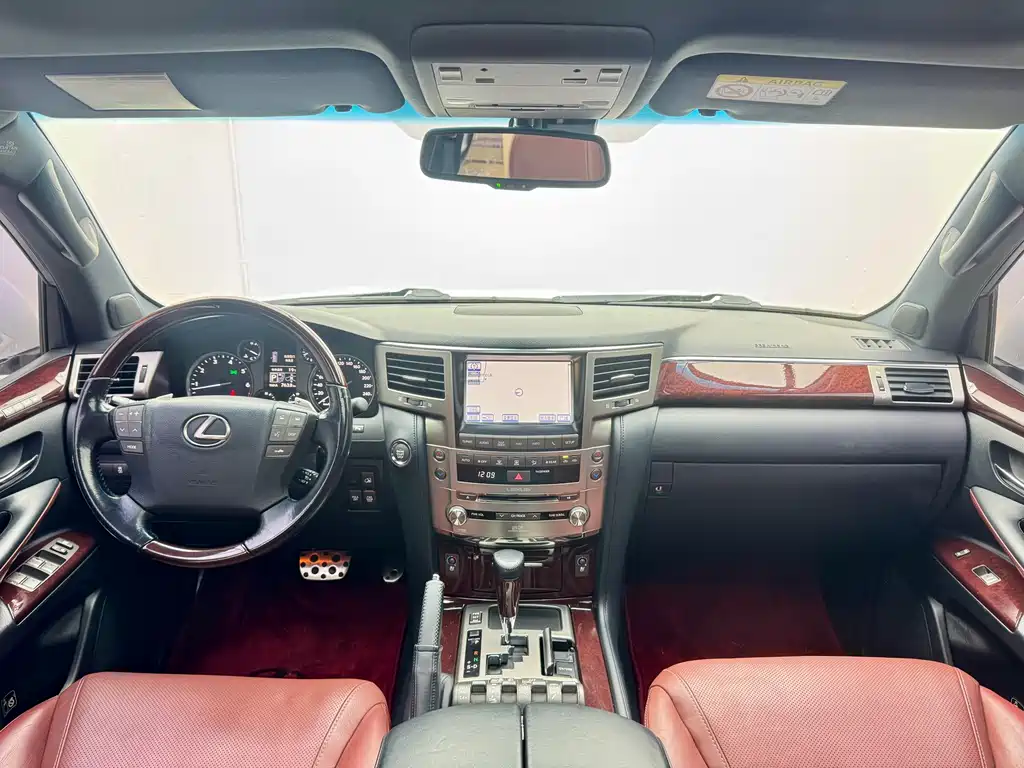 Lexus LX 2016 — фото 11
