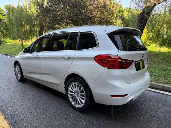 BMW 2 Series Wagon 2019