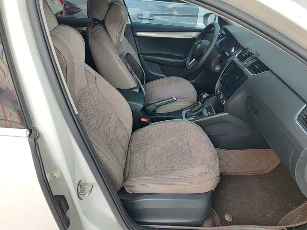 Skoda Octavia 2020 — фото 25