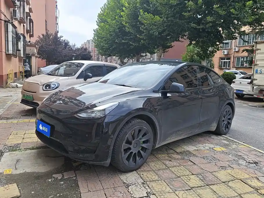 Tesla Model Y 2023 — фото 1