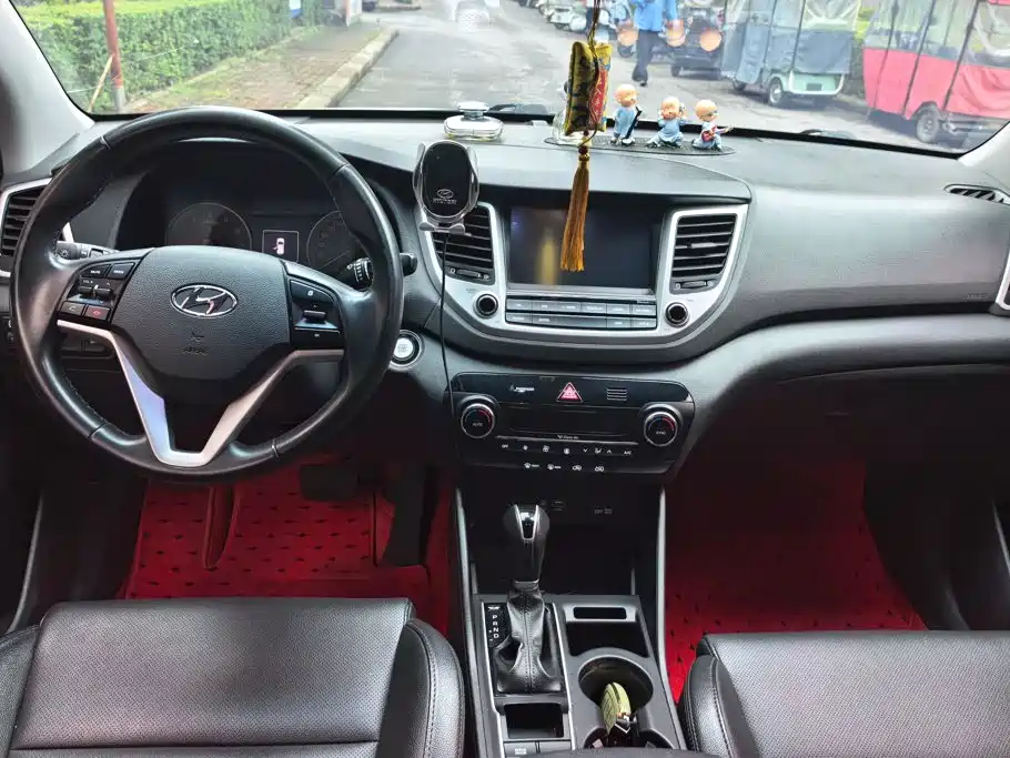Hyundai Tucson 2017 — фото 12