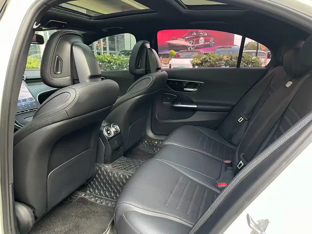 Mercedes-Benz C-Class 2022 — фото 9