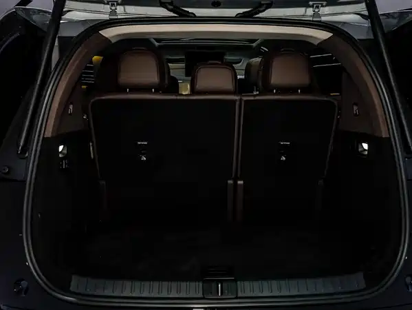 Li Auto MEGA 2024