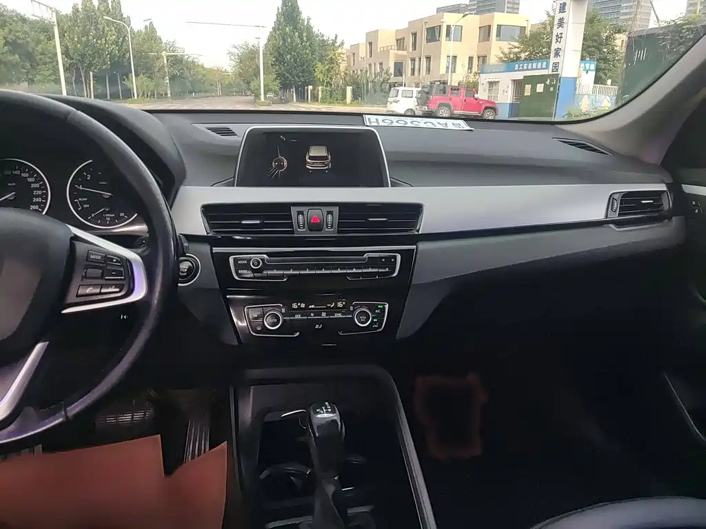 BMW X1 2017 — фото 19