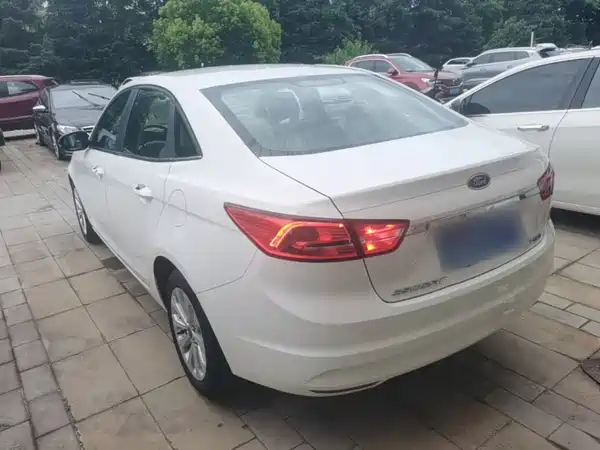 Ford Escort 2015