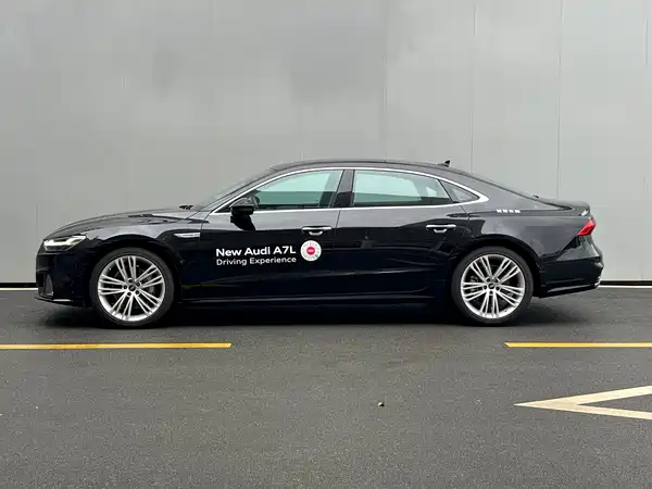 Audi A7L 2025