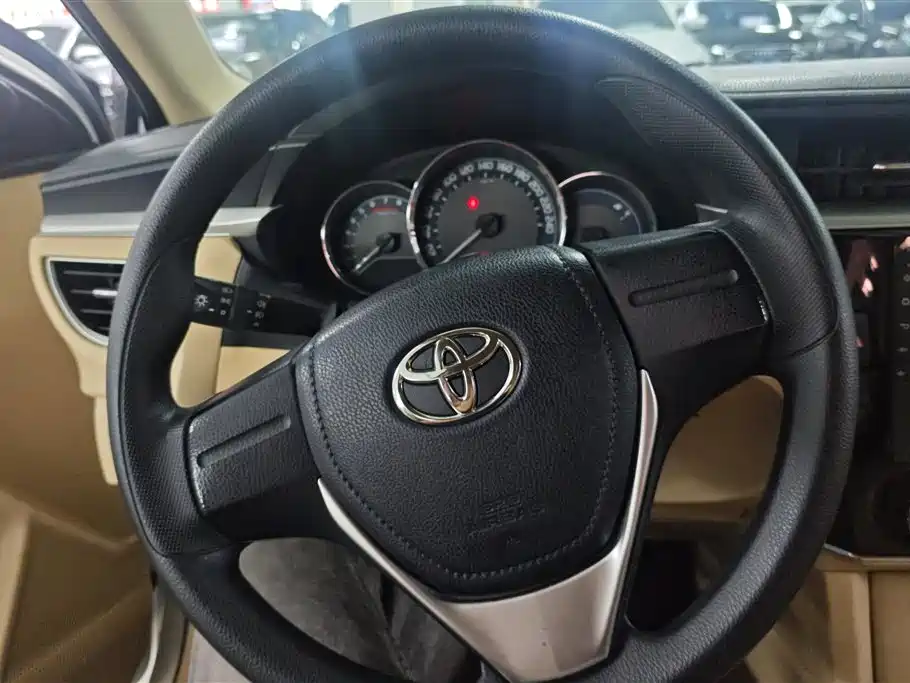 Toyota Corolla 2017 — фото 15