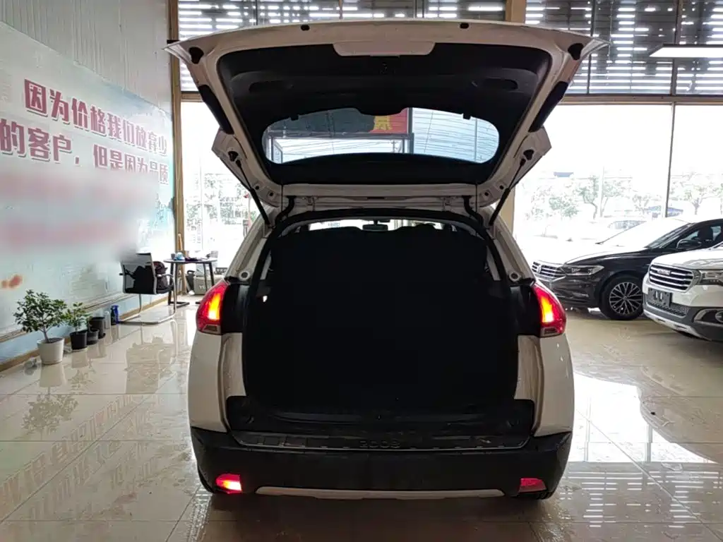 Peugeot 2008 2015 — фото 19