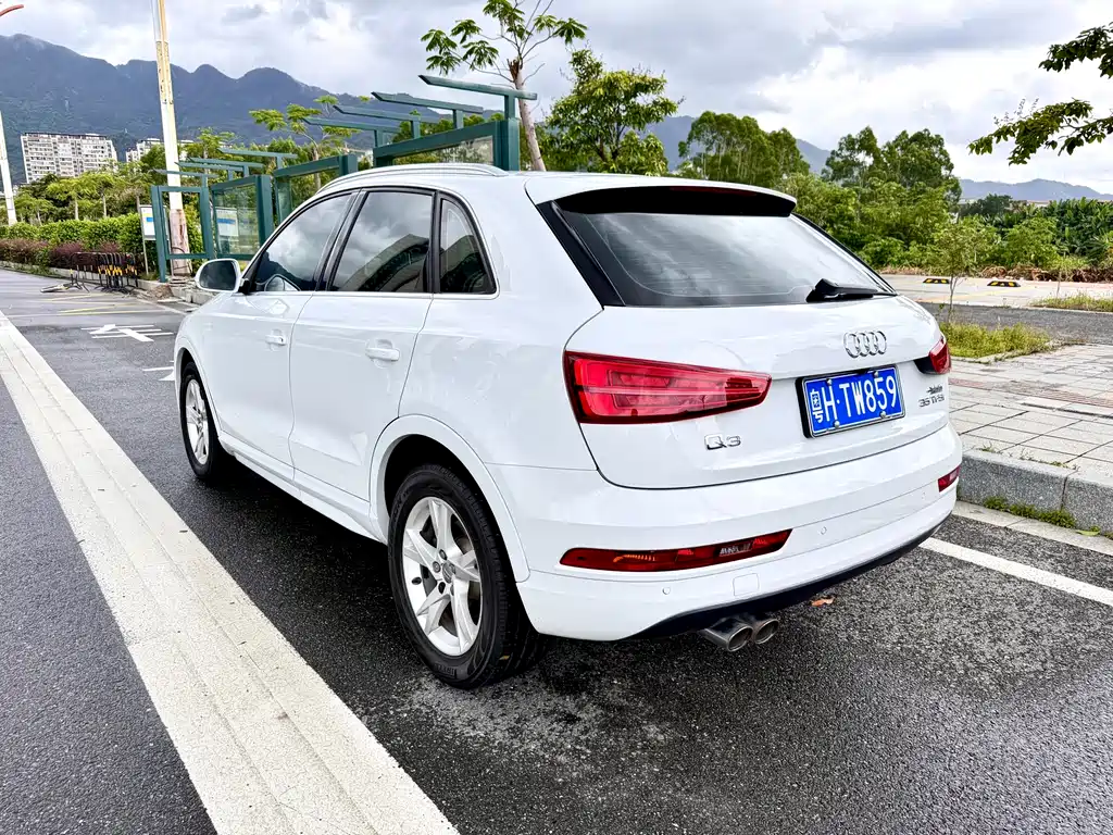 Audi Q3 2017 — фото 12