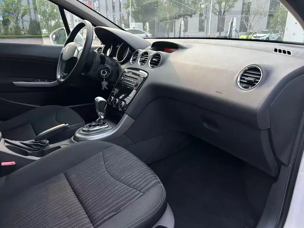 Peugeot 408 2013