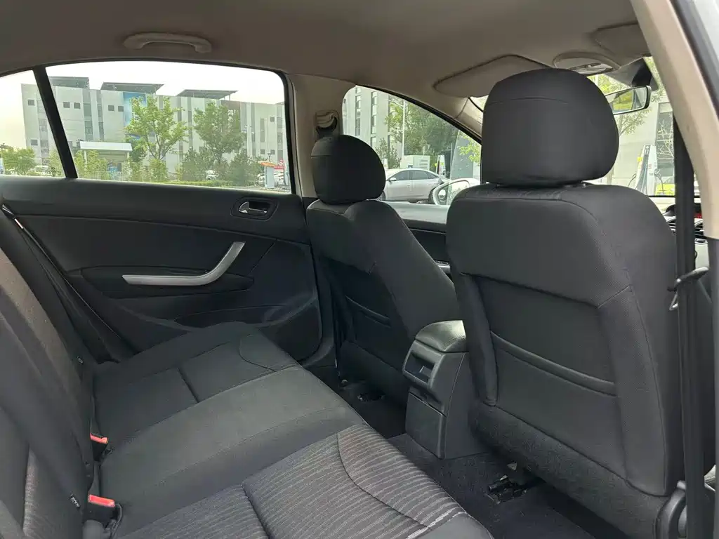 Peugeot 408 2013
