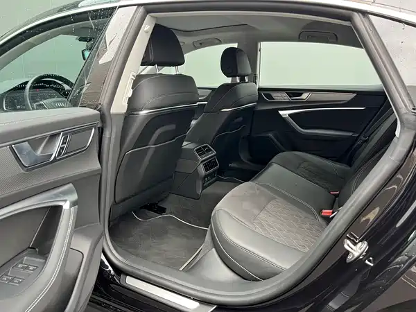 Audi A7L 2025
