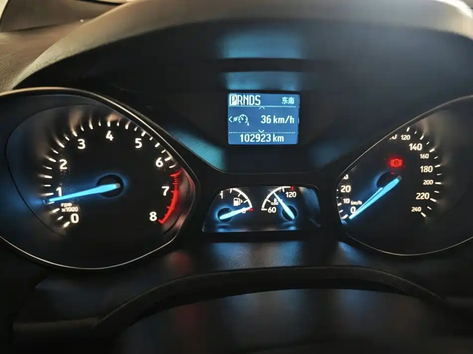 Ford Kuga 2018 — фото 12