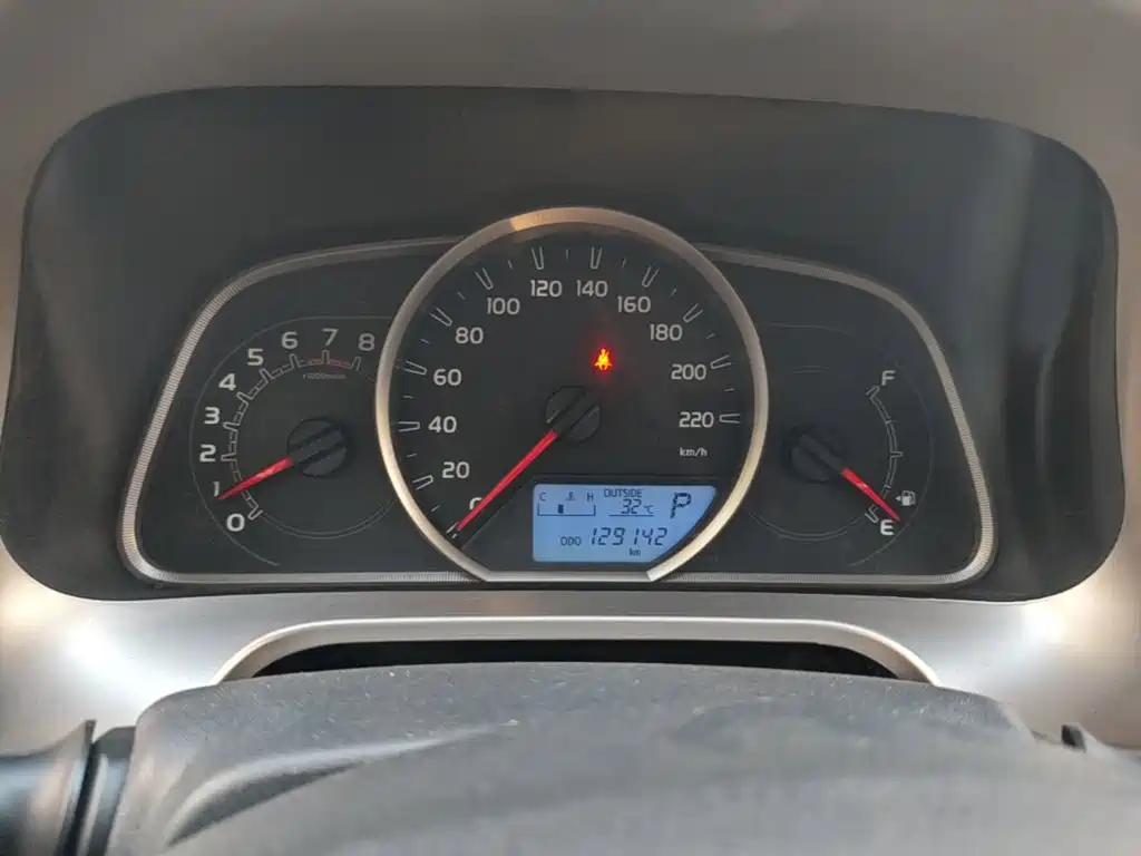 Toyota RAV4 2016 — фото 12