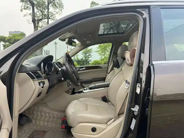 Mercedes-Benz M-Class 2012