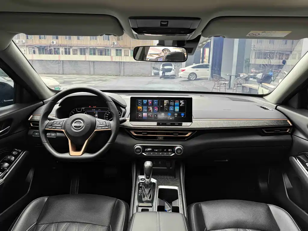 Nissan Teana 2024