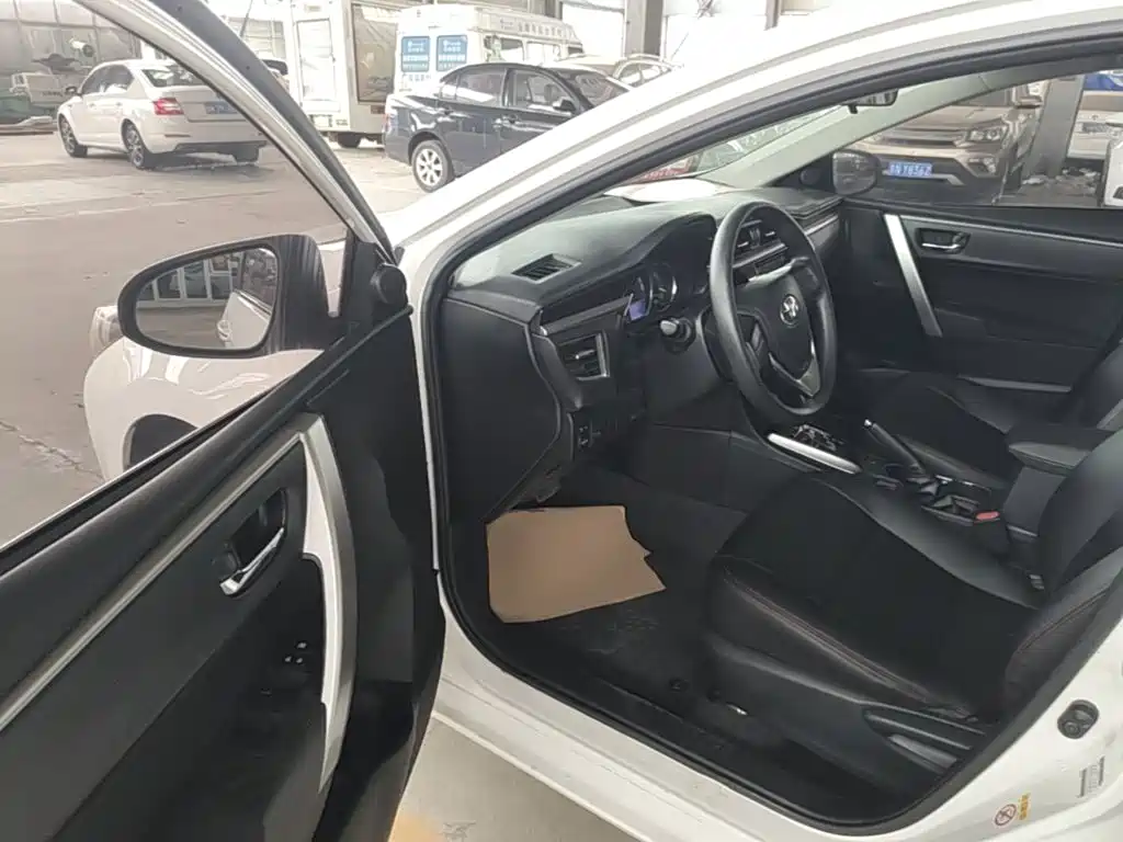 Toyota Corolla 2015 — фото 16
