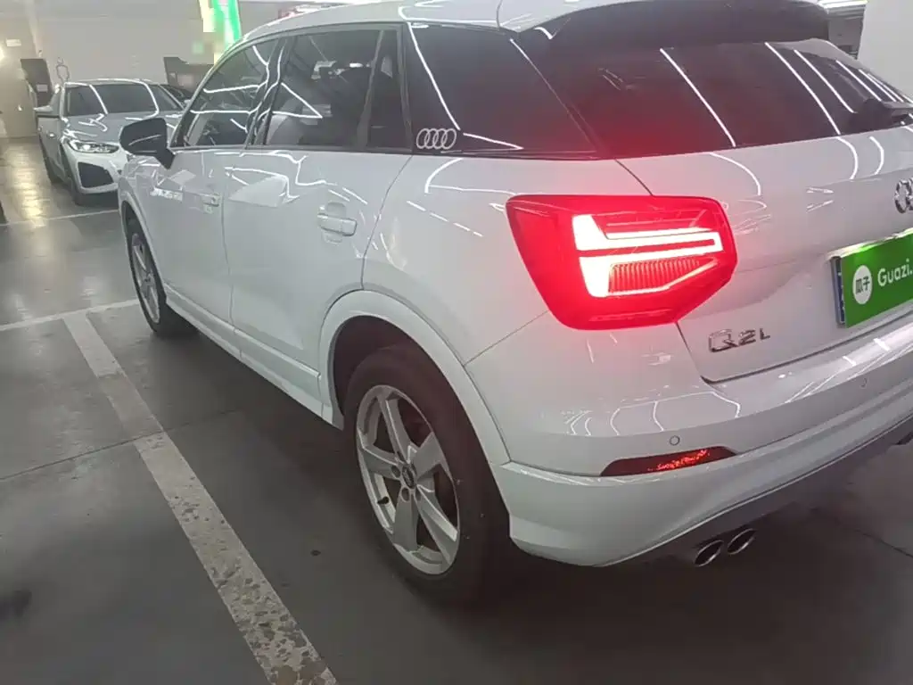 Audi Q2L 2020