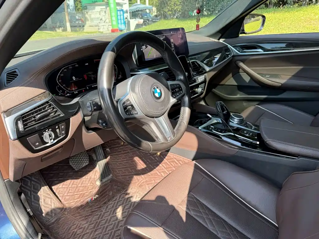 BMW 5 Series 2021