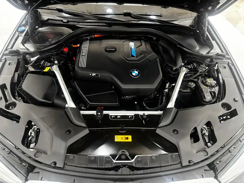 BMW 5 Series New Energy 2024 — фото 31