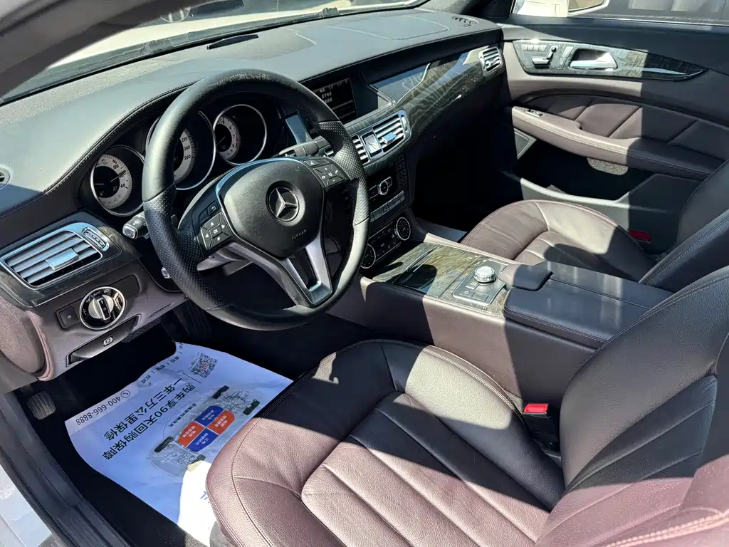 Mercedes-Benz CLS 2013 — фото 18