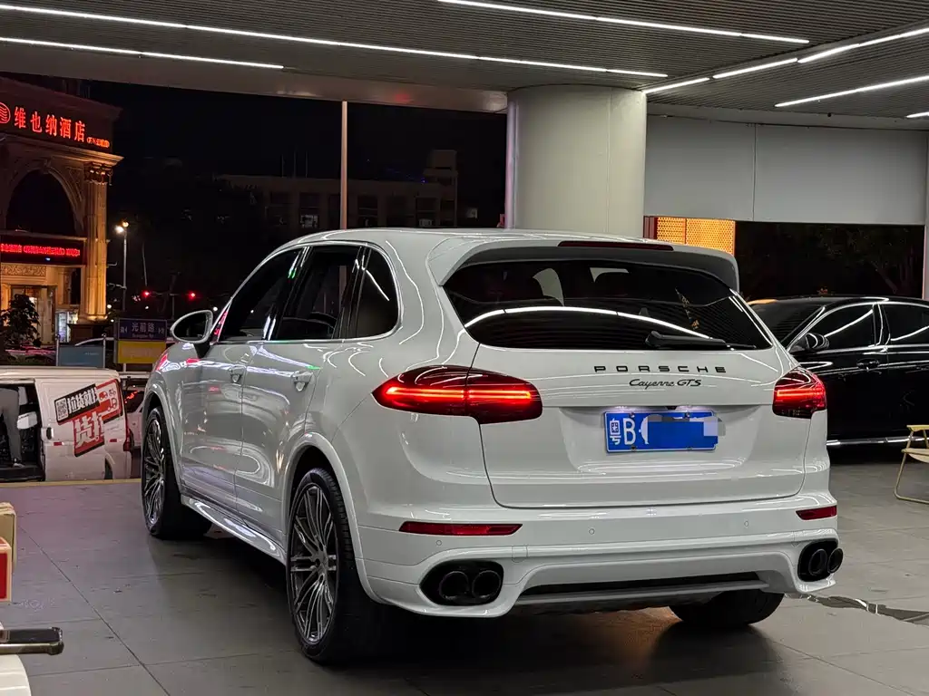 Porsche Cayenne 2016 — фото 3