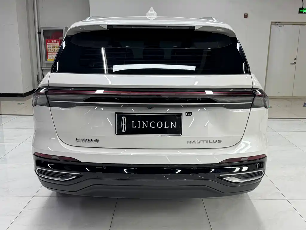 Lincoln Nautilus 2025