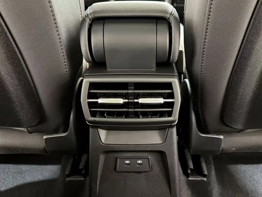 Audi A3 2023 — фото 18